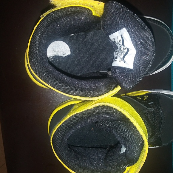 Shoes - Picture 5 of 5